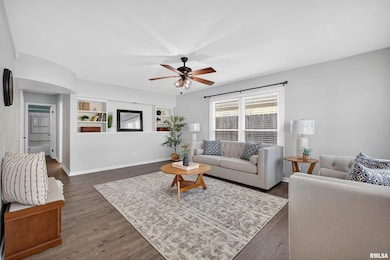 2449 W 13th St, Davenport, IA 52804 - photo 2