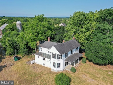 135 Longmarsh Rd, Berryville, VA 22611 - photo 2