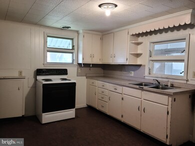 317 N Franklin St, Waynesboro, PA 17268 - photo 7