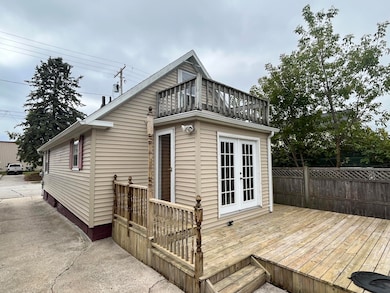 Oustside Back Deck_3897