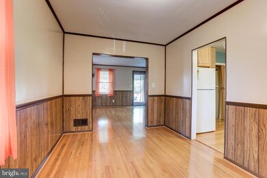 8615 Oak Rd, Parkville, MD 21234 - photo 7