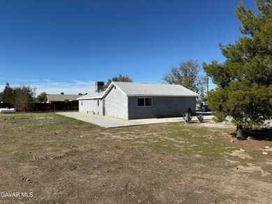 9302 E Avenue R 14, Littlerock, CA 93543 - photo 4