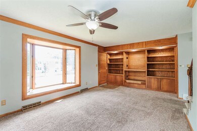 1403 W 2nd St, Cedar Falls, IA 50613 - photo 3