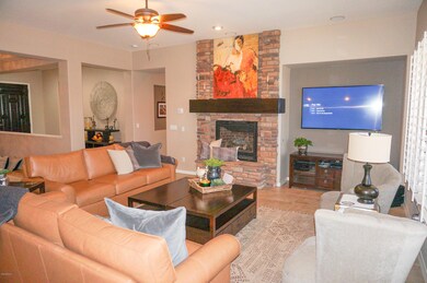 Living room 4