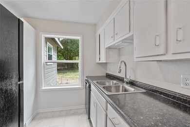 6208 Beekman Rd, Houston, TX 77021 - photo 5