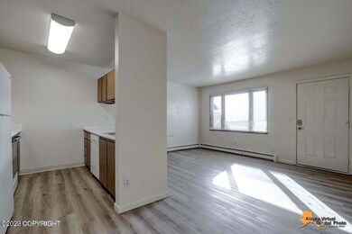 20220415010521236733000000-o