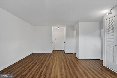 1011 Arlington Blvd unit 701 SOUTH, Arlington, VA 22209 - photo 5