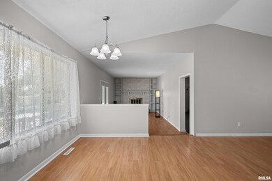 1315 W 53rd St, Davenport, IA 52806 - photo 7