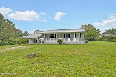 564 Dillon St, Crossville, TN 38555 - photo 2