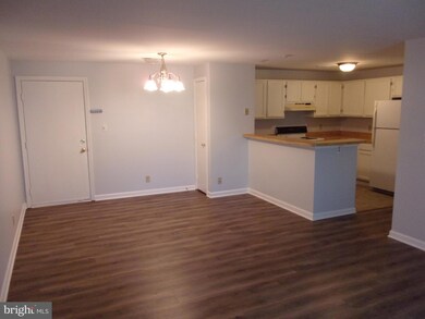 100 Chesterfield Ln unit 103, Stafford, VA 22556 - photo 5