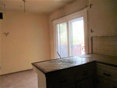 1448 Mistletoe Ln, Redding, CA 96002 - photo 5