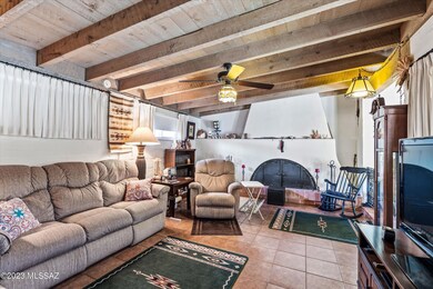 08-Living Room
