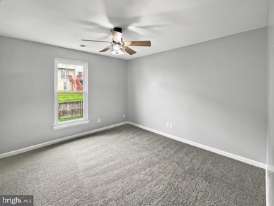 3570 Prince Edward Dr, White Plains, MD 20695 - photo 5