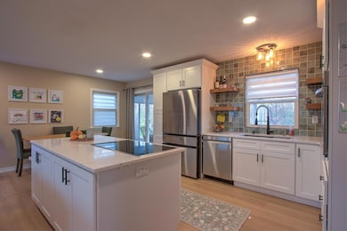 4652 Morris Cir, Bloomington, MN 55437 - photo 4