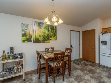 Eat-In Kitchen