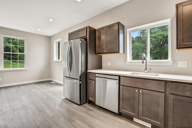 86 North Rd unit C, Highland, NY 12528 - photo 5