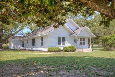 202 De la Cruz St, Weatherford, TX 76085 - photo 3