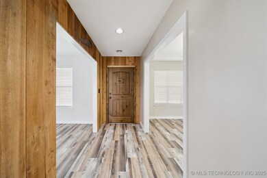 4202 W Urbana Ct, Broken Arrow, OK 74012 - photo 2