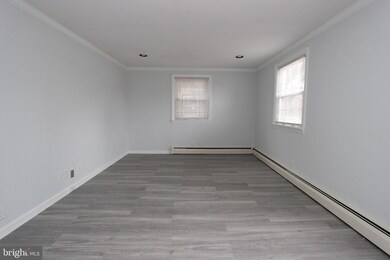 811 W 4th St, Lansdale, PA 19446 - photo 5