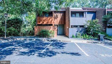 2029 Wethersfield Ct, Reston, VA 20191 - photo 3