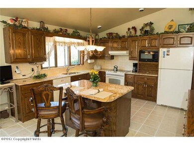 3735 Friedens Rd, Slatington, PA 18080 - photo 6