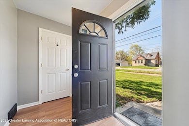 03-429-W-Sheridan-Rd-Lansing-MI-48906-Wi