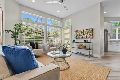 5609 Tura Ln unit A, Austin, TX 78721 - photo 2