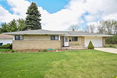 700 Keller Ave, Waukegan, IL 60085 - photo 5