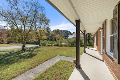 212 Westside Dr, Tullahoma, TN 37388 - photo 6