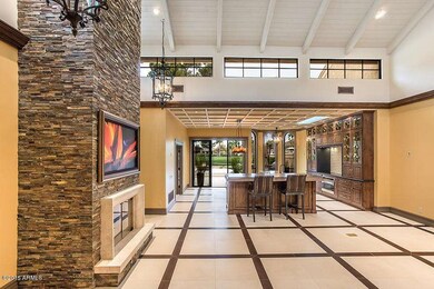 GREAT ROOM WITH VAULTED CEILINGS