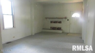 720 W Poplar St, Harrisburg, IL 62946 - photo 7