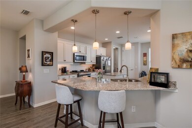 Kitchen/Bar