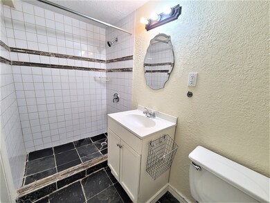 5009 N Main St unit 1/4, Houston, TX 77009 - photo 4