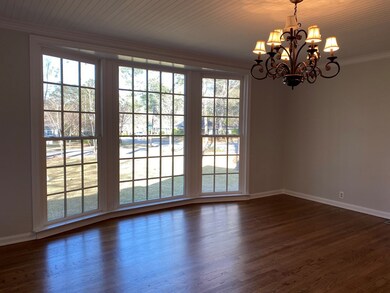 Living Room w/bay window