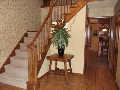 Entry/Foyer.