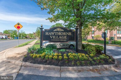 9725 Kings Crown Ct unit 201, Fairfax, VA 22031 - photo 2