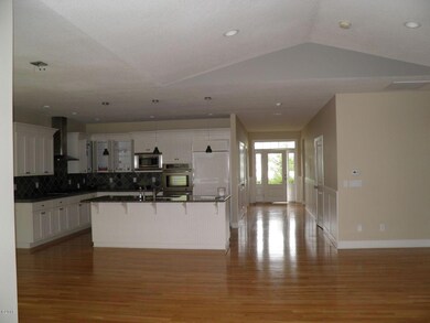 Dining/Kitchen