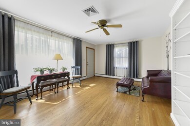 201 W Elm St, Palmyra, PA 17078 - photo 5