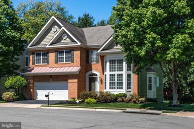 2404 Walled Oak Ct, Falls Church, VA 22043 - photo 2