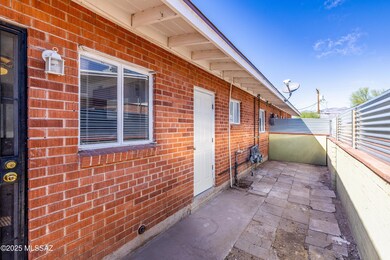 4729 - 4733 East 2nd Street - Exterior (