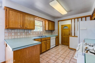 004_Kitchen