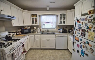 306 Village Dr, Frankfort, KY 40601 - photo 4