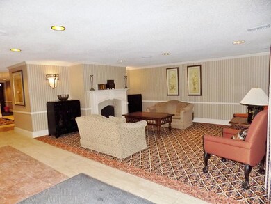 1004 Paradise Rd unit 3N, Swampscott, MA 01907 - photo 2