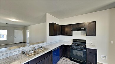 1930 Oak Tree Ct, Shawnee, OK 74804 - photo 6