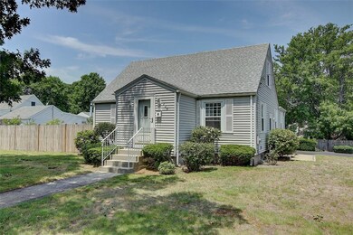 229 Strawberry Field Rd, Warwick, RI 02886 - photo 3