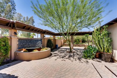 5802 E Onyx Ave Paradise-large-005-3-Fro