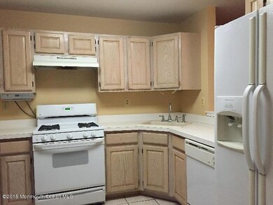 202 Finch Ct, Manalapan, NJ 07726 - photo 3