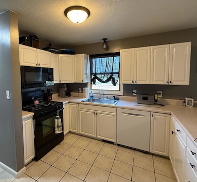 7574 Sherlock Dr, Onsted, MI 49265 - photo 3