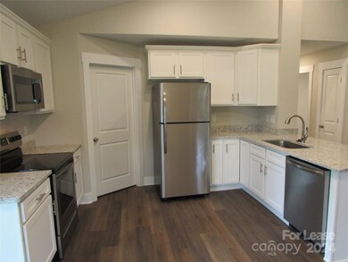 617 Poplar St, Statesville, NC 28677 - photo 4