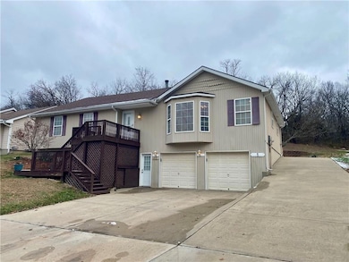 517 Kindred Dr, Smithville, MO 64089 - photo 2